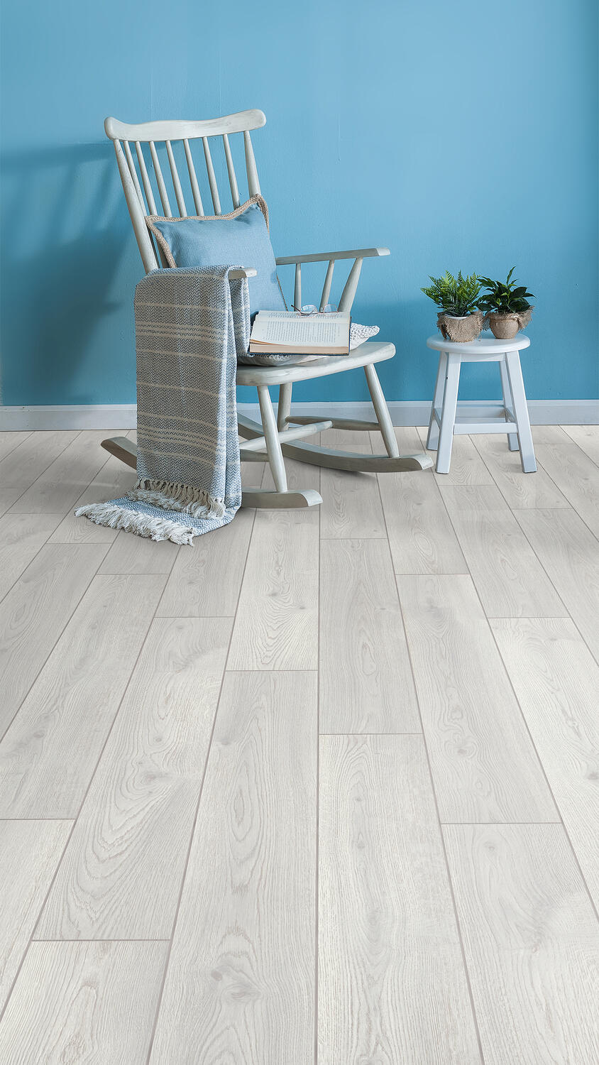 Waterproof laminate TARKETT 107681 Oak Hometown AC5/33 class 10mm 4V